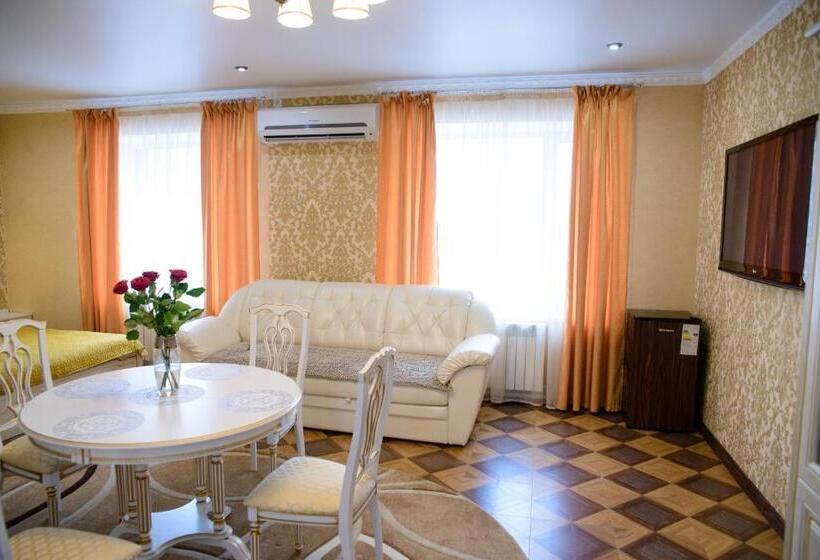 اتاق استاندارد با وان آب گرم, Hizhina