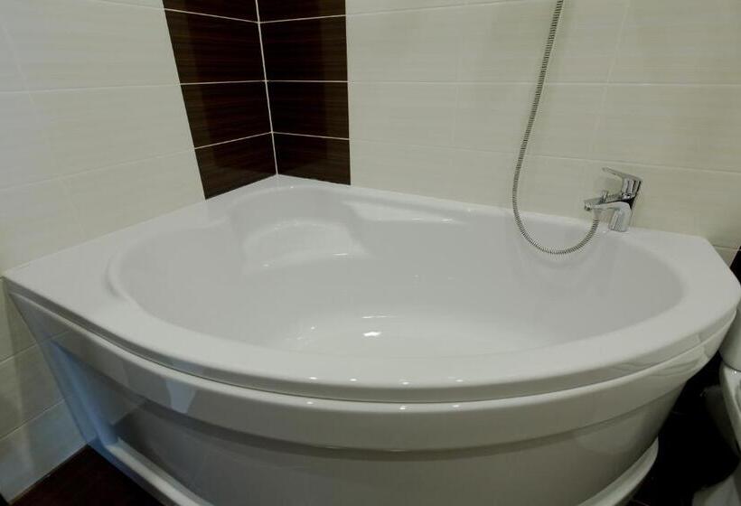 اتاق سوپریور, Hizhina