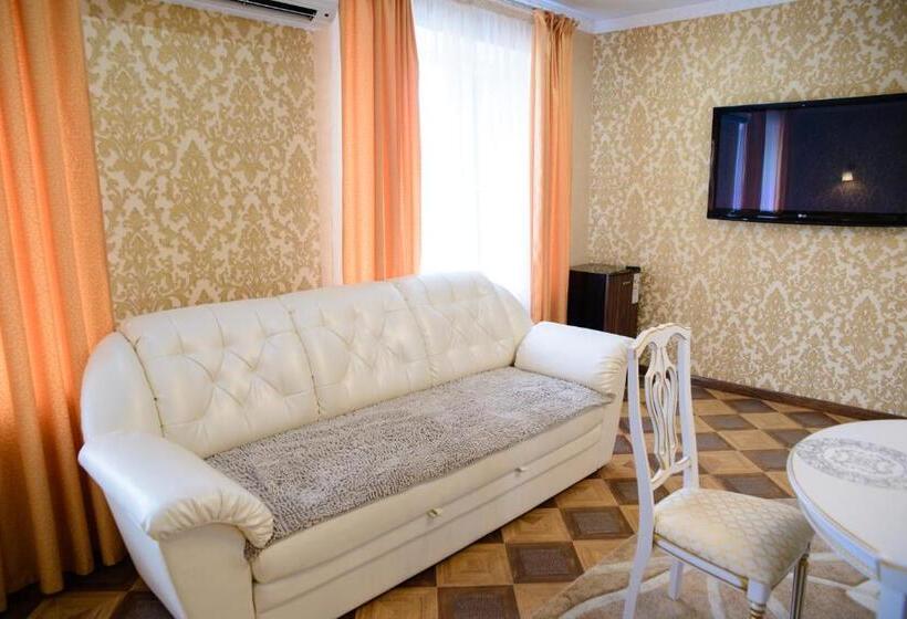 اتاق استاندارد با وان آب گرم, Hizhina