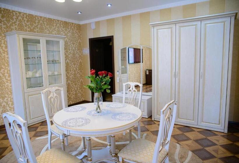 اتاق استاندارد با وان آب گرم, Hizhina