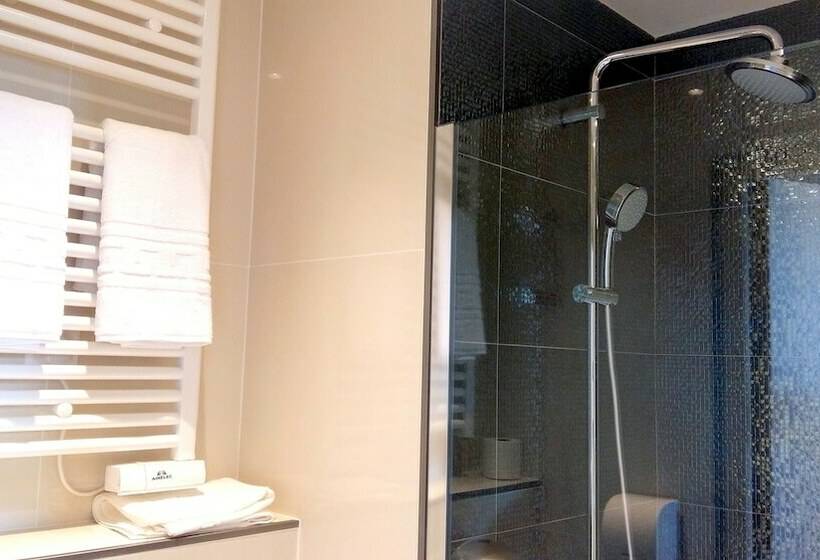 Номер Стандарт с Балконом, Hôtel De La Seine