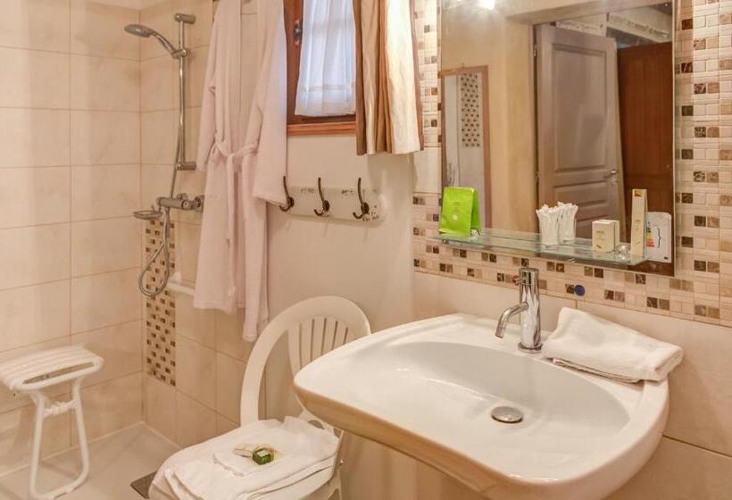 패밀리 룸 가든 전망, Des 4 Continents Le Mans