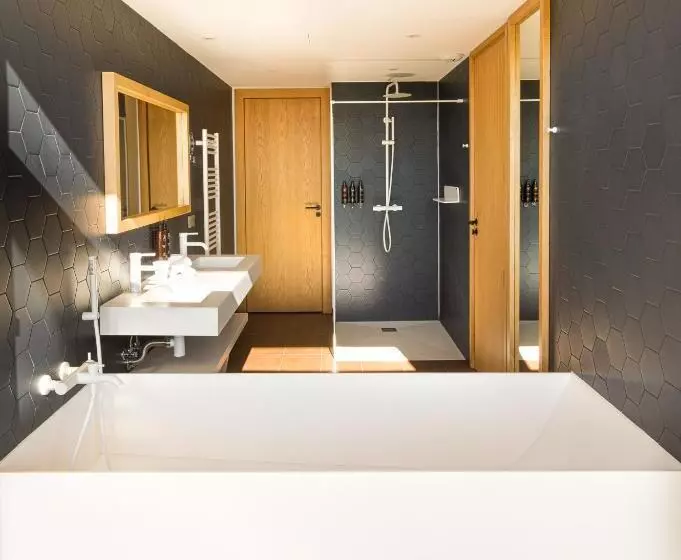 景色の見えるスイートルーム, Hôtel & Spa Version Maquis Citadelle