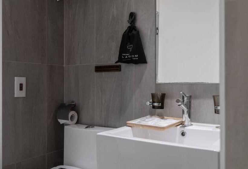 اتاق استاندارد چهار تخته, Yam Lagom