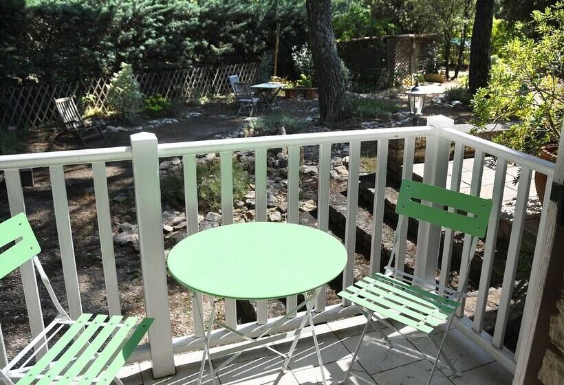 ガーデンビューデラックスルーム, Les Chambres D Adeline   B&b