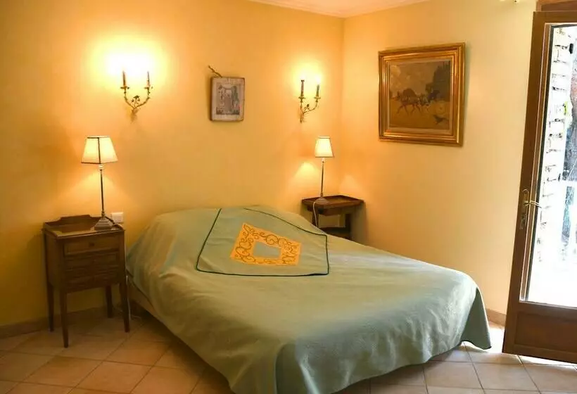ガーデンビューデラックスルーム, Les Chambres D Adeline B&b