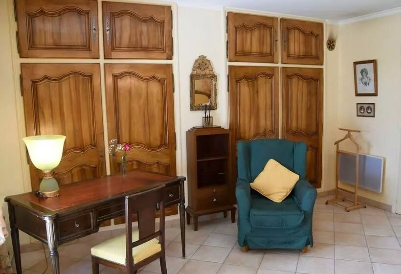 ガーデンビューデラックスルーム, Les Chambres D Adeline B&b