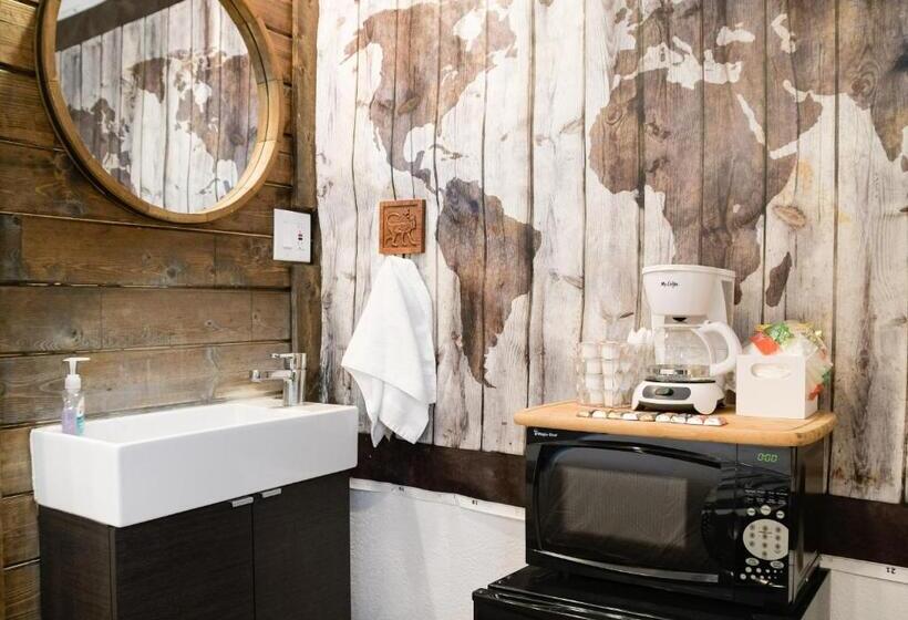 استودیوی لوکس, The Chadwick