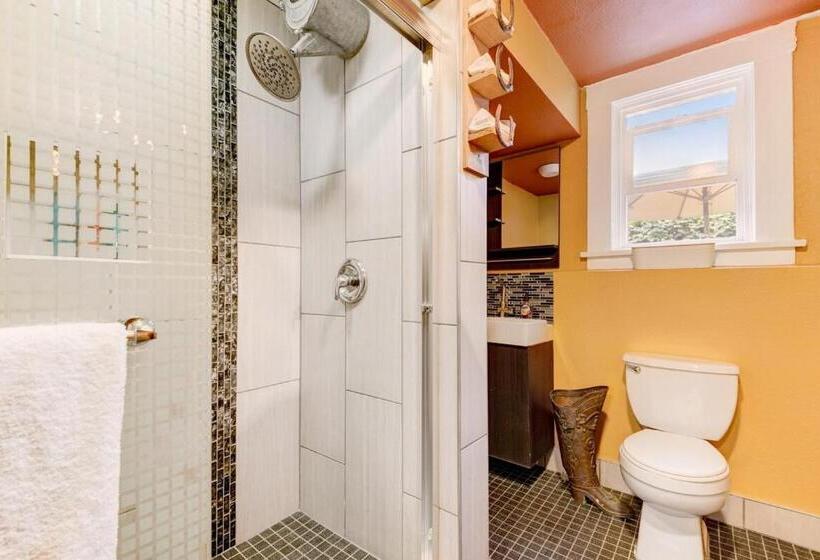 سوییت, The Chadwick