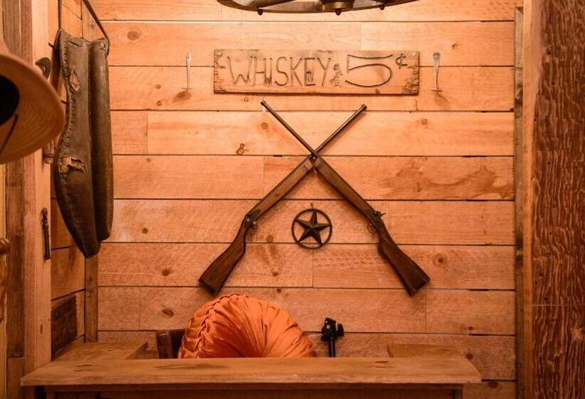 سوییت, The Chadwick