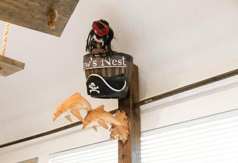 استودیوی لوکس, The Chadwick