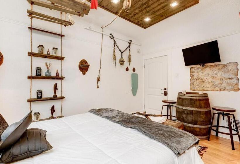 استودیوی لوکس, The Chadwick