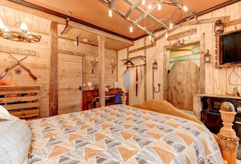 سوییت, The Chadwick