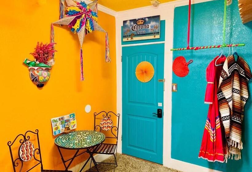 سوییت, The Chadwick