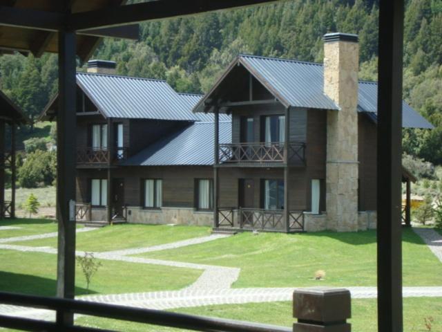 بنجلو قياسى, Amancio Hotel & Cabañas