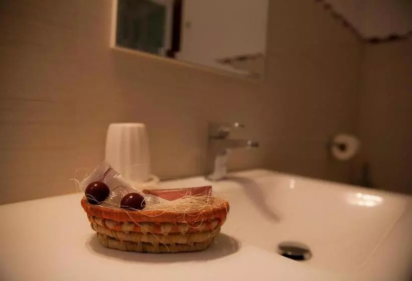 コンフォートトリプルルーム, B&b Fiori Di Loto