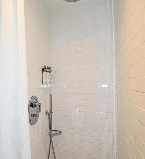 디럭스 룸, Highroad Washington Dc