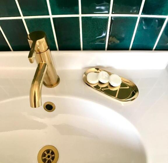 디럭스 룸, Highroad Washington Dc