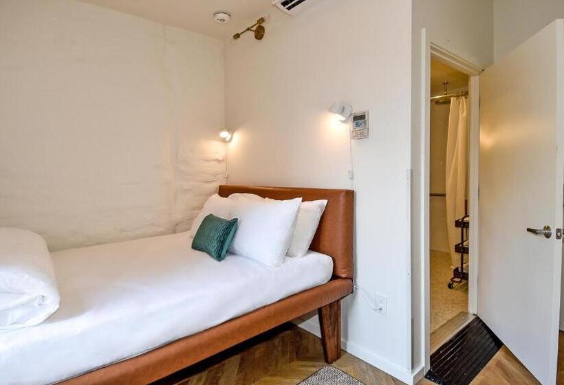 디럭스 룸, Highroad Washington Dc