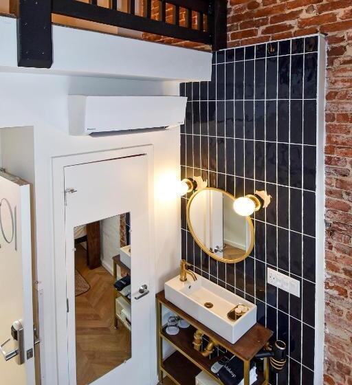 스탠다드 룸 2층 침대, Highroad Washington Dc