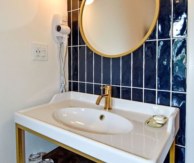 디럭스 룸, Highroad Washington Dc