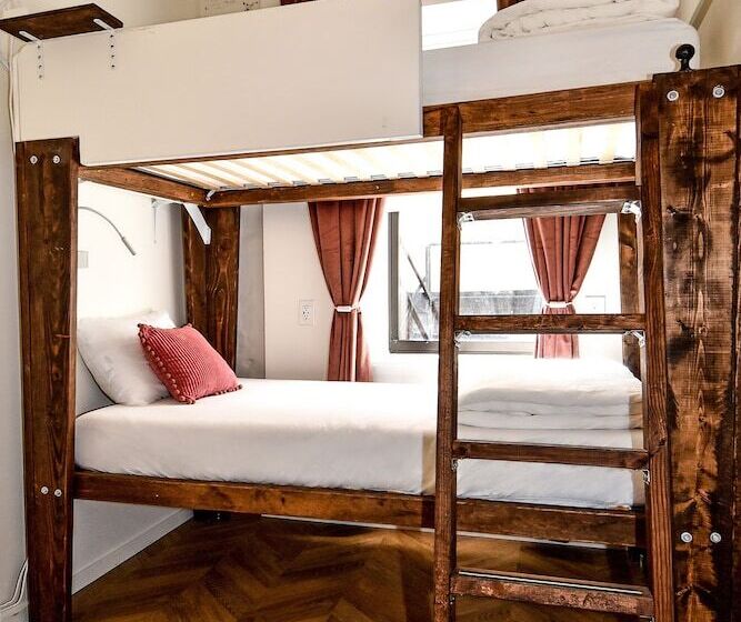 디럭스 룸, Highroad Washington Dc