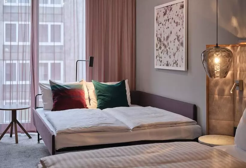 استودیوی لوکس, Adina Apartment Hotel Nuremberg