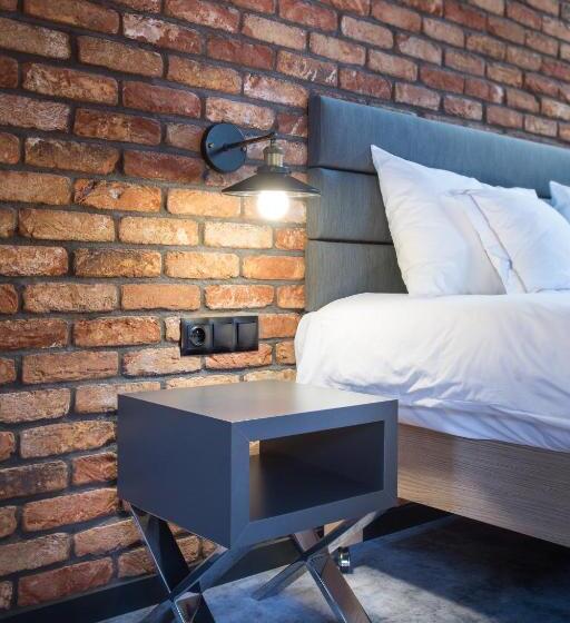 غرفة قياسية سرير كينج, Almond Business & Spa By Grano Gdańsk