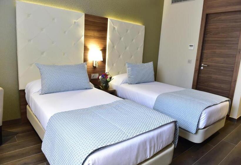 Chambre Deluxe Vue Ville, Az Hôtels Kouba