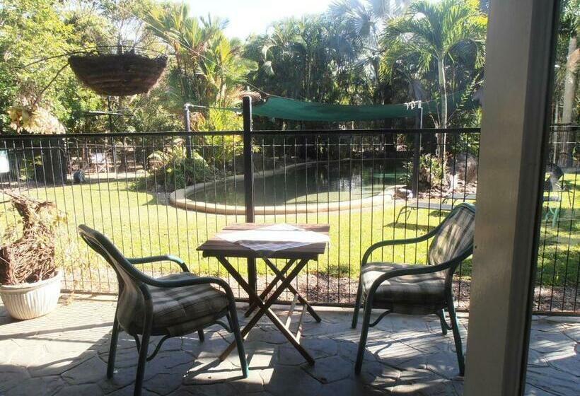 Номер Стандарт Вид на Бассейн, Daintree Wild Bed & Breakfast