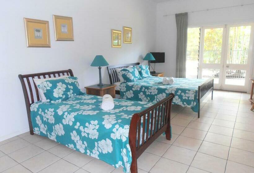 Номер Стандарт Вид на Бассейн, Daintree Wild Bed & Breakfast