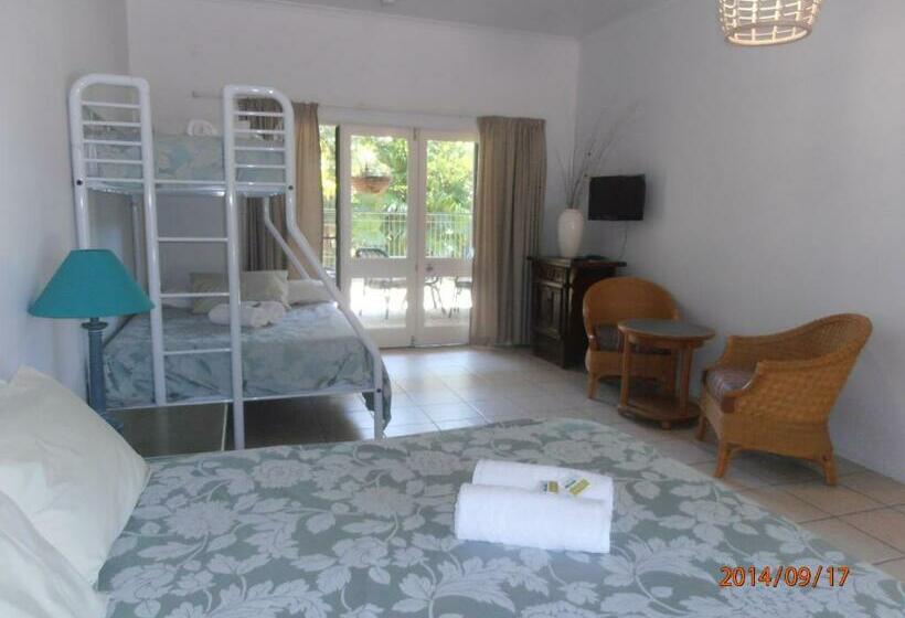 Номер Стандарт Вид на Бассейн, Daintree Wild Bed & Breakfast