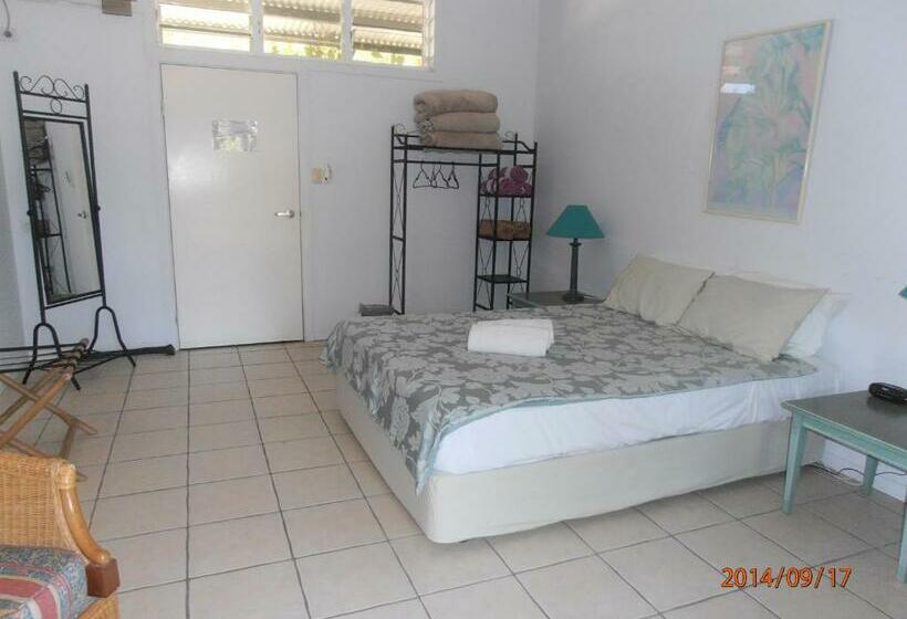 Номер Стандарт Вид на Бассейн, Daintree Wild Bed & Breakfast