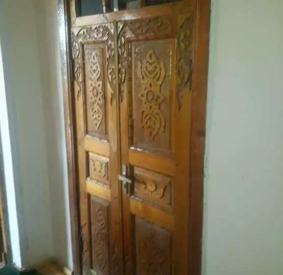 スタンダード４人部屋, Islambek Hotel & Travel