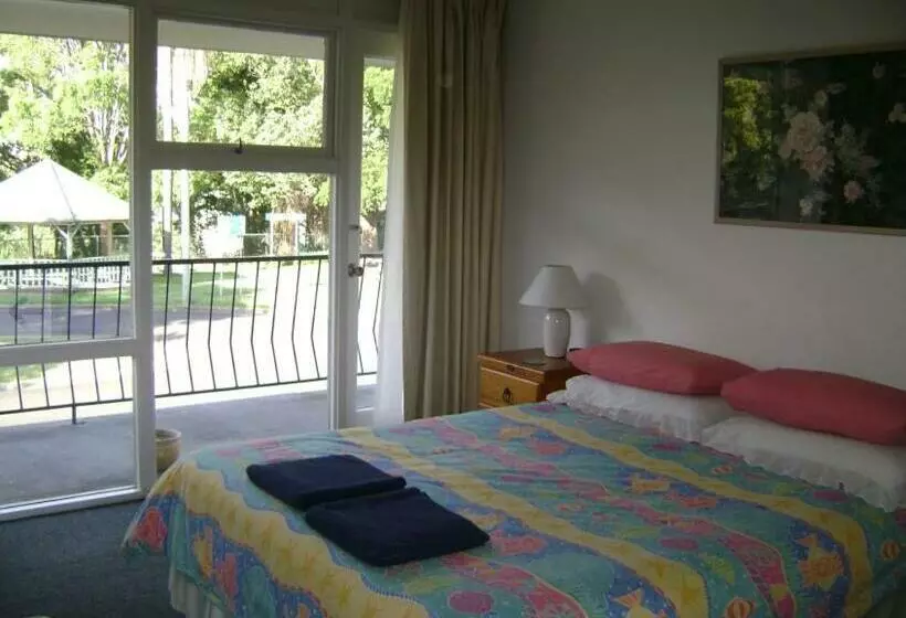 エクゼクティブスイート, River Park Motor Inn