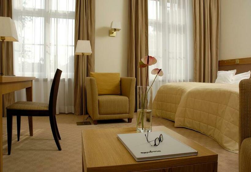 标准单人间, Schloss Und Gut Liebenberg