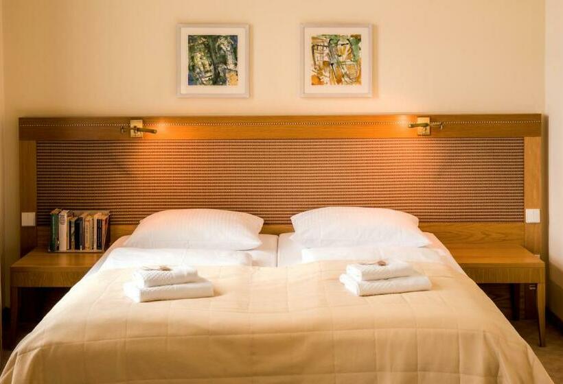 标准单人间, Schloss Und Gut Liebenberg