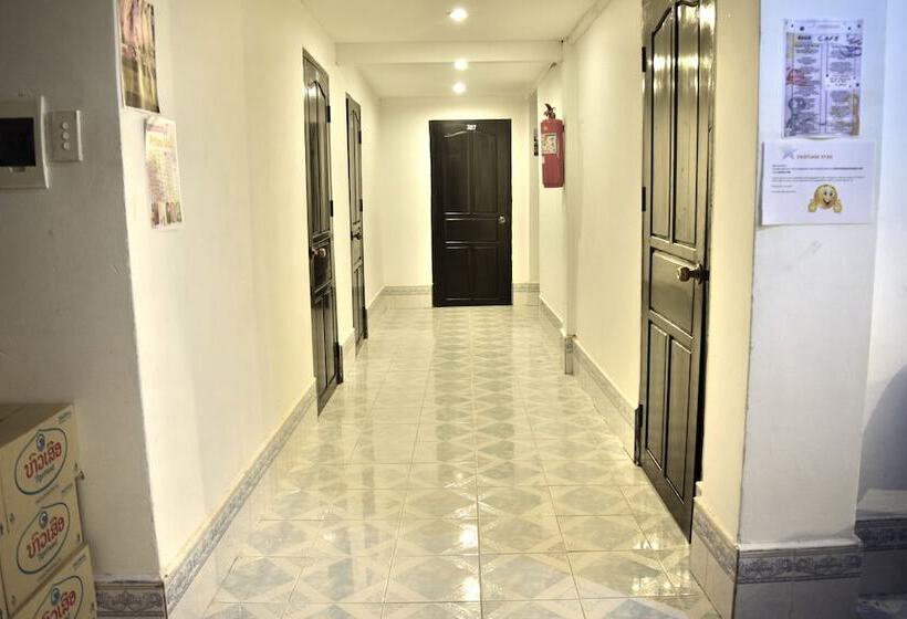 חדר סטנדרט לשלושה, Vientiane Star