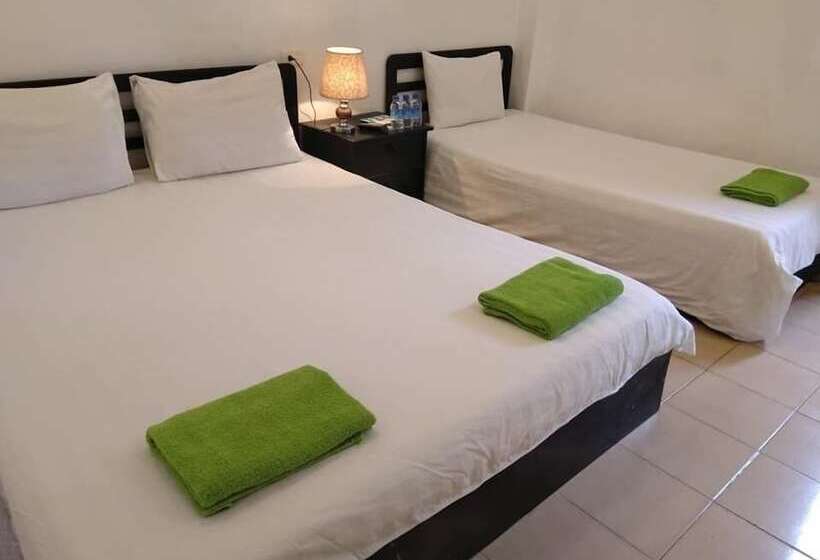 חדר משפחתי, Vientiane Star