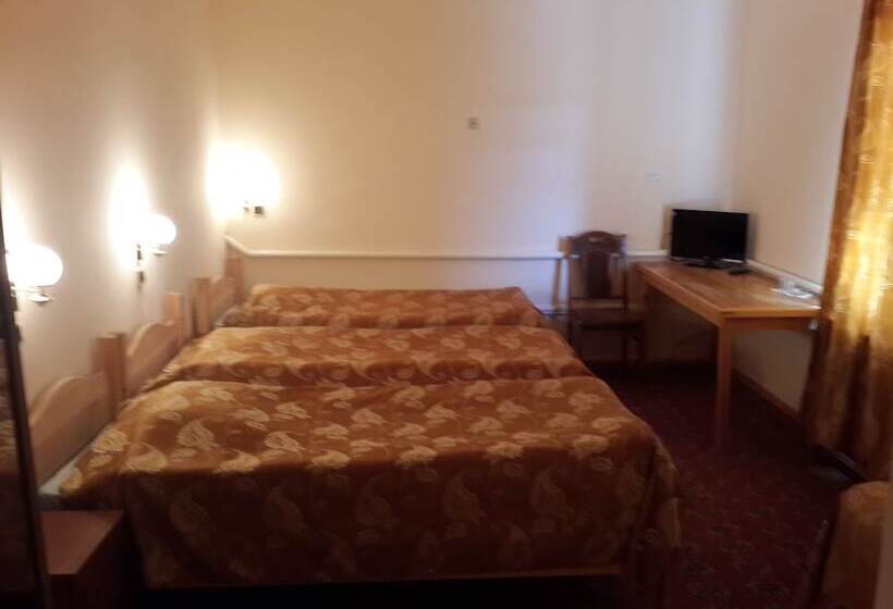 Номер Стандарт Трехместный, Islambek Hotel & Travel