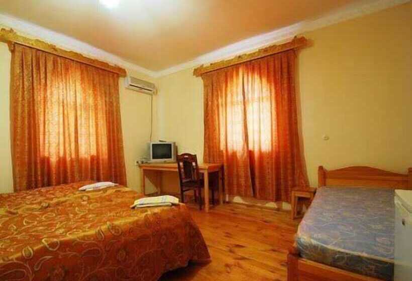 Номер Стандарт Трехместный, Islambek Hotel & Travel