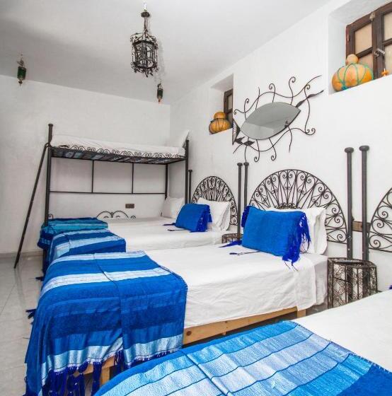 패밀리 룸, Dar Touijar