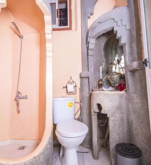 패밀리 룸, Dar Touijar