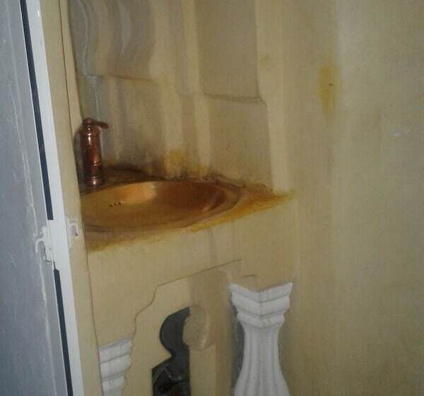 패밀리 룸, Dar Touijar