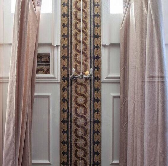 اتاق لوکس, Il Giardino D Ulisse