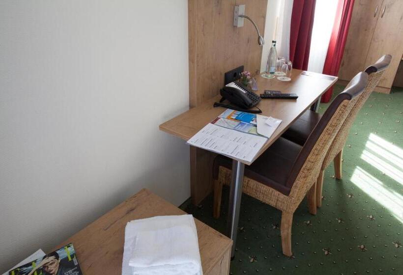 스탠다드 트리플 룸, Rührberger Hof Hotel & Restaurant Grenzach Wyhlen Bei Basel