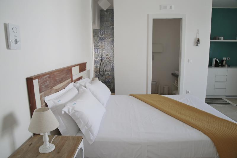 استودیوی استاندارد با چشم‌انداز شهر, Santa Maria 24