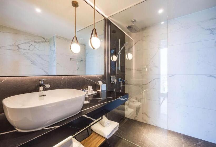 Quarto Estandar com Vistas, Radisson Blu Hotel At Porsche Design Tower Stuttgart