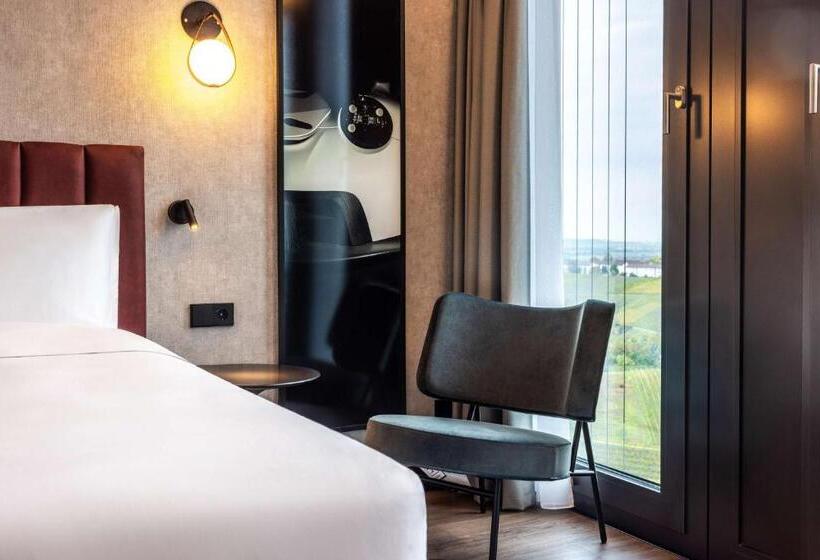 带观景的标准间, Radisson Blu Hotel At Porsche Design Tower Stuttgart