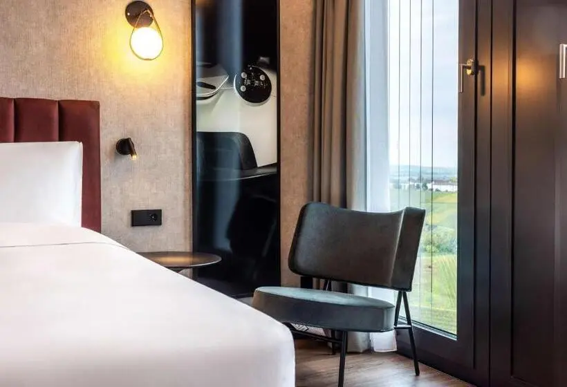 シングルデラックスルーム, Radisson Blu Hotel At Porsche Design Tower Stuttgart